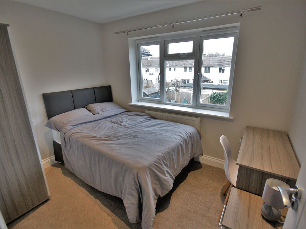 Room to rent in Rossendale, Chelmsford CM1 Zoopla