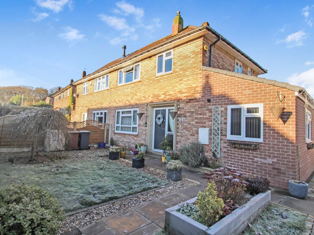 4 bed semidetached house for sale in Laith Gardens, Leeds LS16, £