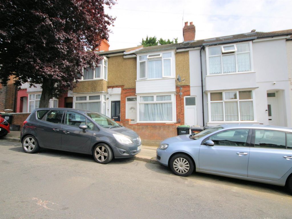2 bed terraced house to rent in Colin Road, Luton LU2 Zoopla