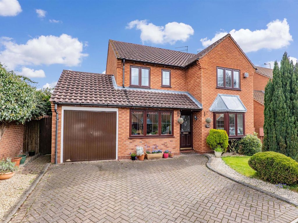 4 bed detached house for sale in Otter Close, Redditch B98 Zoopla