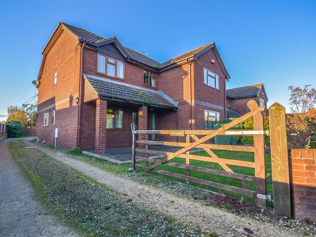 5 bed detached house for sale in Newport, Berkeley GL13 Zoopla
