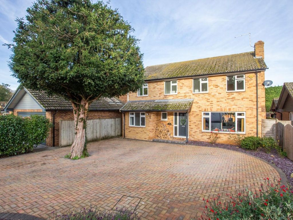 5 bed detached house for sale in Ash Close, Herne Bay CT6, £550,000