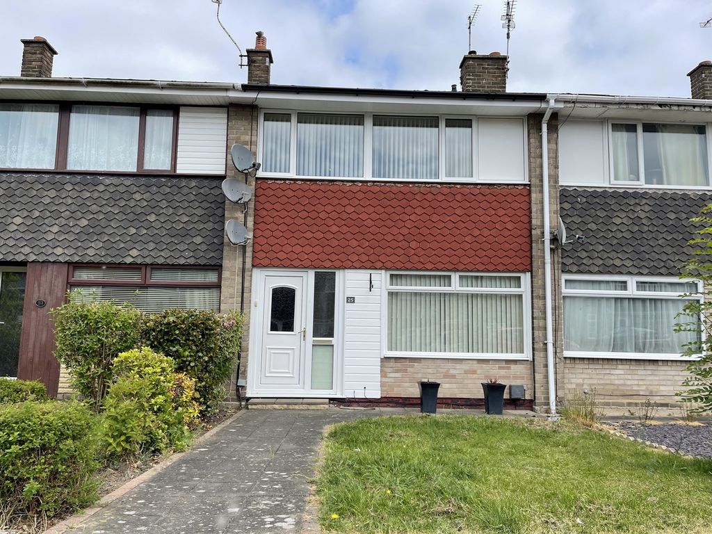 3 bed terraced house for sale in Winchester Drive, BurtonOnTrent DE14