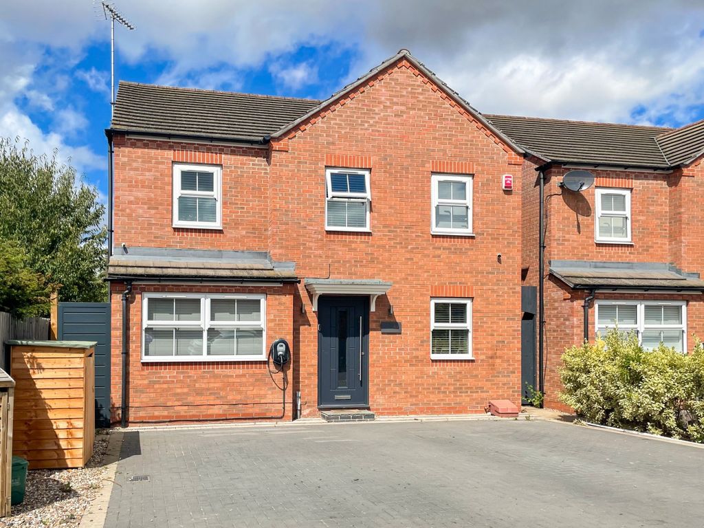 5 bed detached house for sale in Priors Grove Close, Warwick