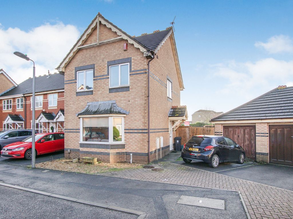 3 bed end terrace house for sale in Rosemary Close, Bradley Stoke