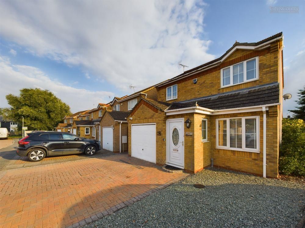 3 bed detached house for sale in Lyvelly Gardens, Peterborough PE1, £