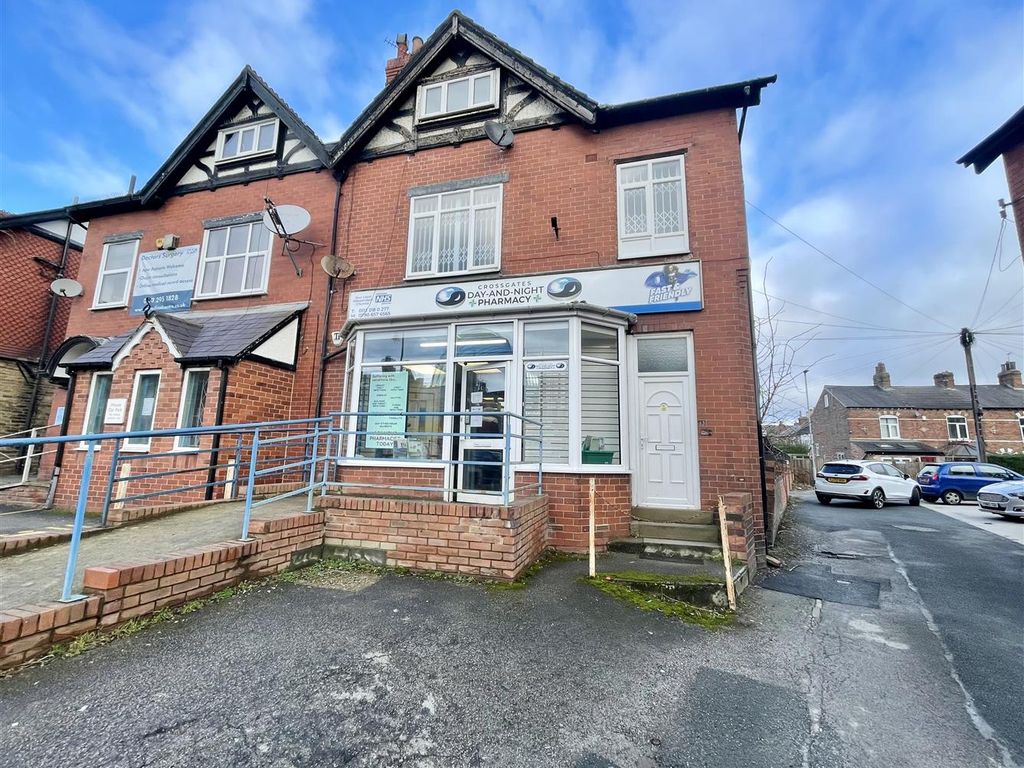 Property for sale in Austhorpe Road, Crossgates, Leeds LS15, £350,000