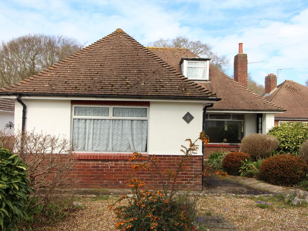 2 bed detached bungalow for sale in Buce Hayes Close, Highcliffe