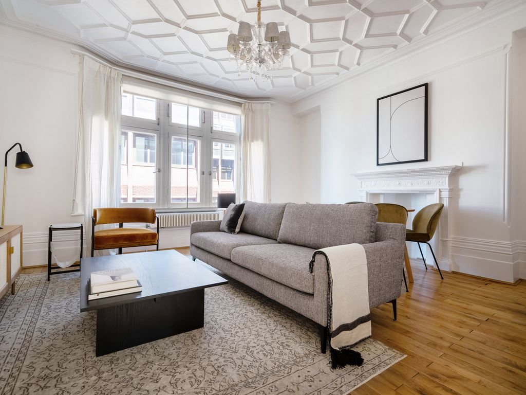 2 bed flat to rent in Covent Garden, London WC2H, £4,790 pcm Zoopla