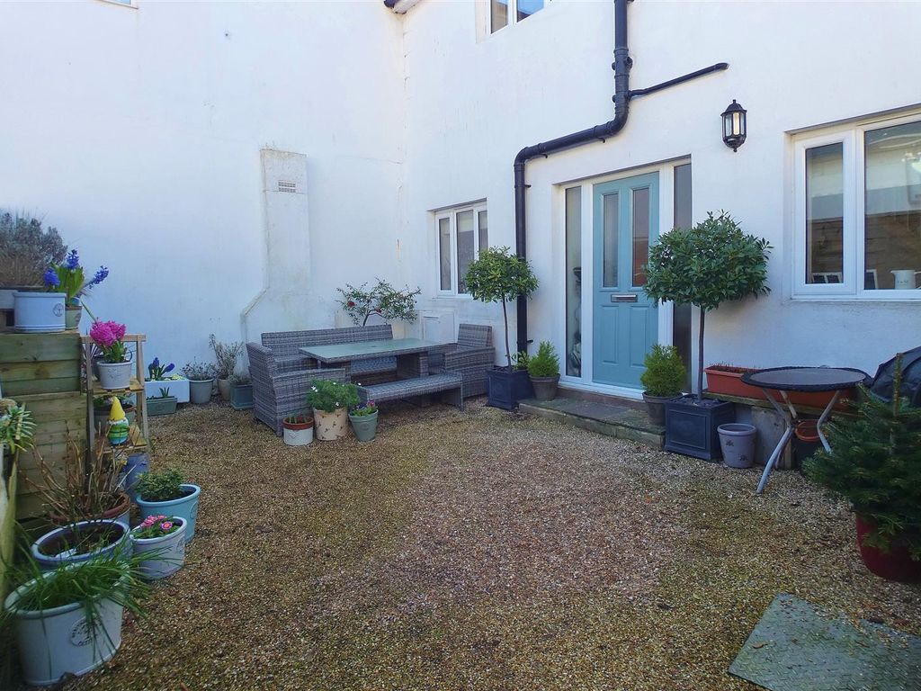 2 bed property for sale in Hurst Lane, Eastbourne BN21 Zoopla