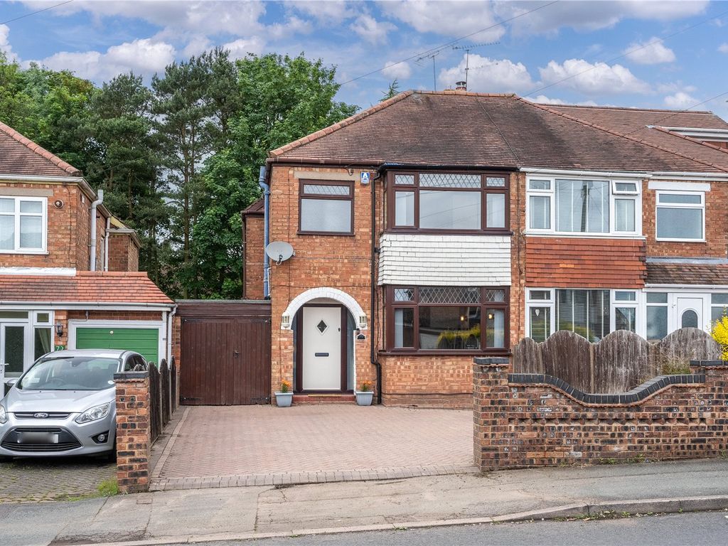 3 bed semidetached house for sale in Crossland Crescent, Claregate