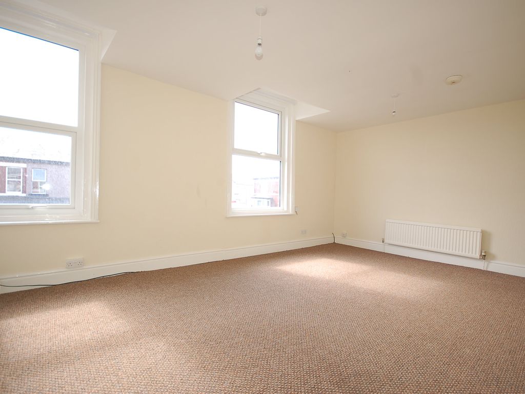 2 bed flat to rent in Warley Road, Blackpool, Lancashire FY1 Zoopla