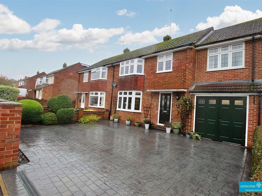 4 bed semidetached house for sale in Hildens Drive, Tilehurst, Reading