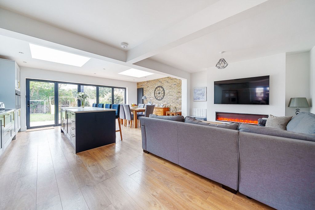 3 bed semidetached house for sale in Pennylets Green, Stoke Poges