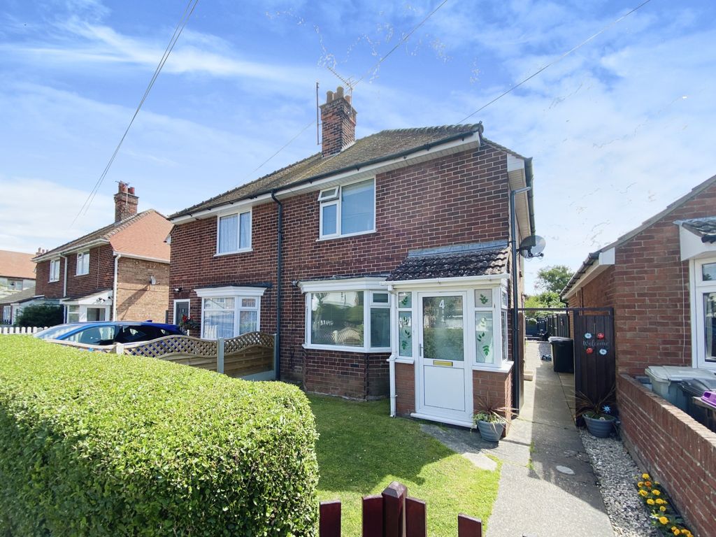 3 bed semidetached house for sale in The Drive, Ingoldmells, Skegness
