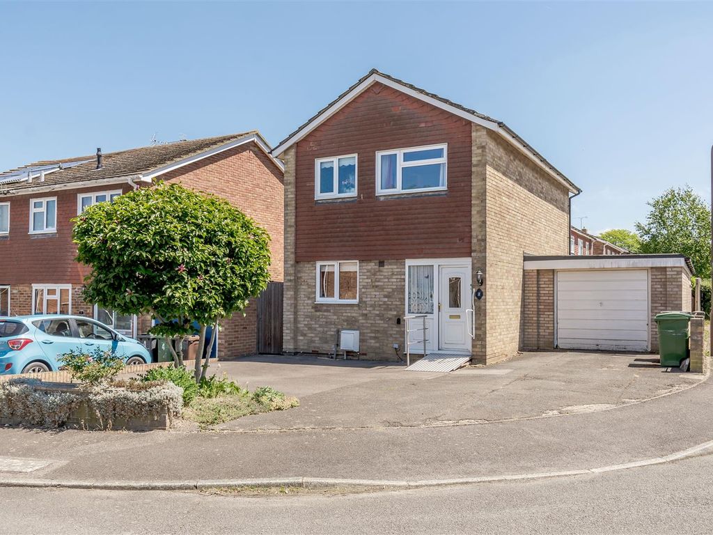 3 bed detached house for sale in Pembroke Road, Coxheath, Maidstone