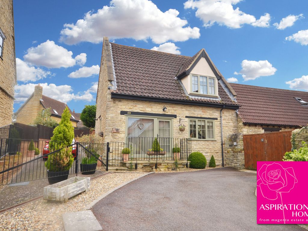 2 bed barn conversion for sale in Grove Street, Raunds