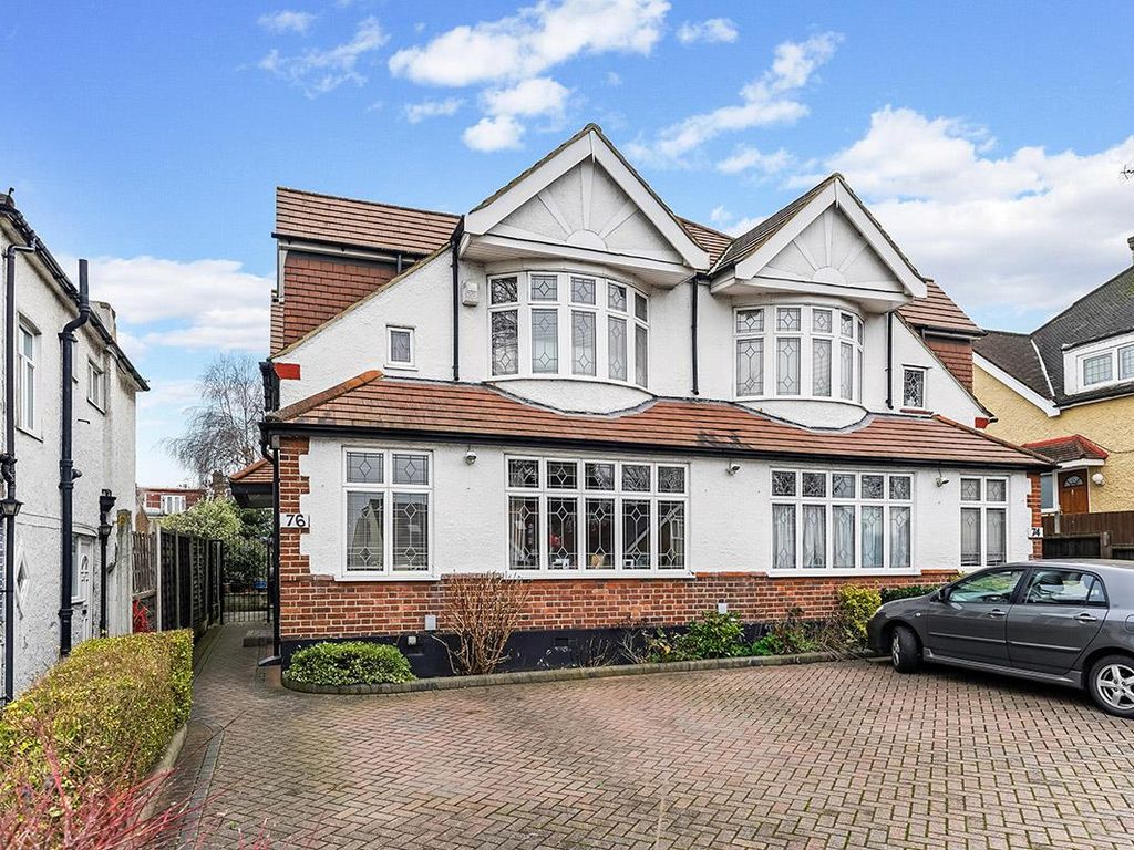 3 bed semidetached house for sale in Mansfield Hill, North Chingford