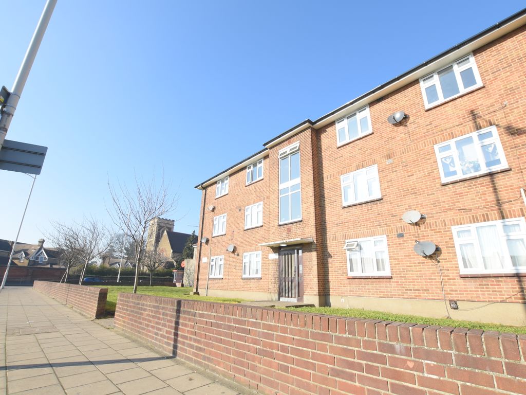 2 bed flat to rent in Craven Gardens, Barkingside, Ilford IG6 Zoopla