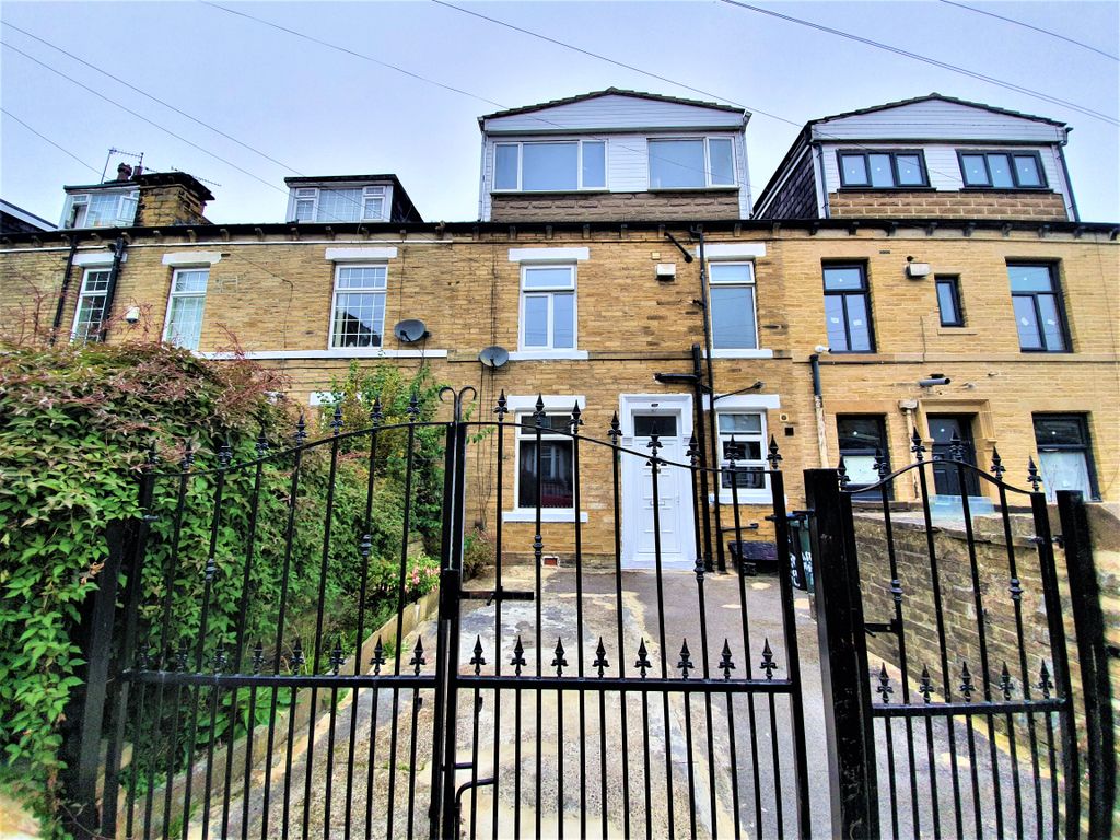 3 bed terraced house to rent in St Margaret's Place, Bradford BD7 Zoopla