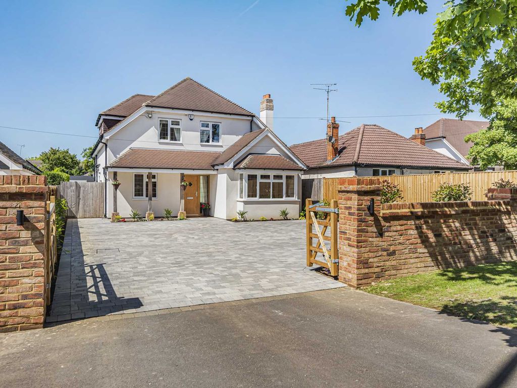 4 bed detached house for sale in London Road, Wokingham RG40 Zoopla