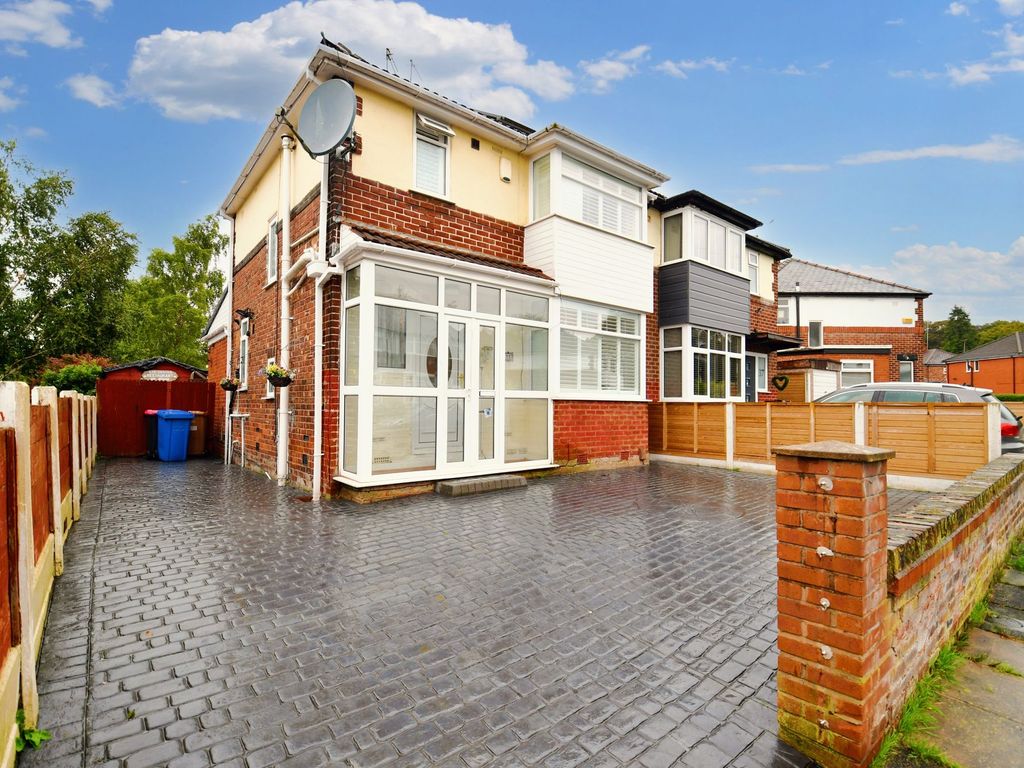 3 bed semidetached house for sale in Lostock Road, Salford M5, £