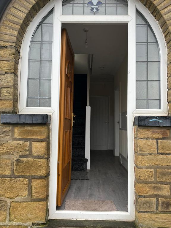 3 bed terraced house to rent in Savile Drive, Halifax HX1, £850 pcm
