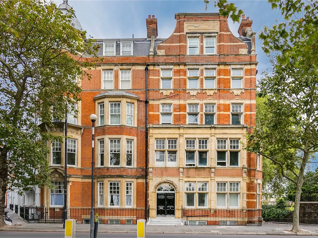 Embankment Gardens, Chelsea SW3  