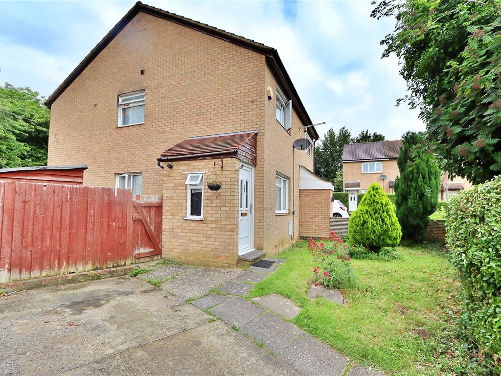 2 bed semidetached house for sale in Forest Rise, Eaglestone, Milton