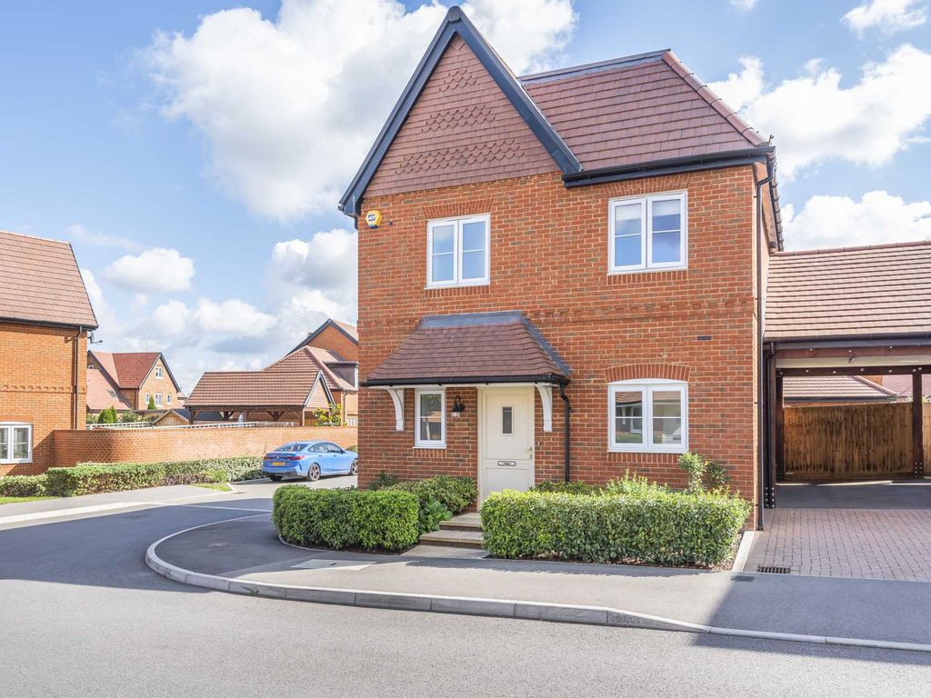 Bingham Drive, Wokingham RG40  