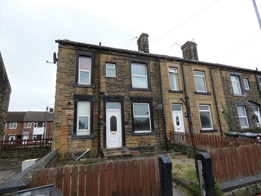 3 bed terraced house to rent in Springfield Lane, Morley, Leeds LS27