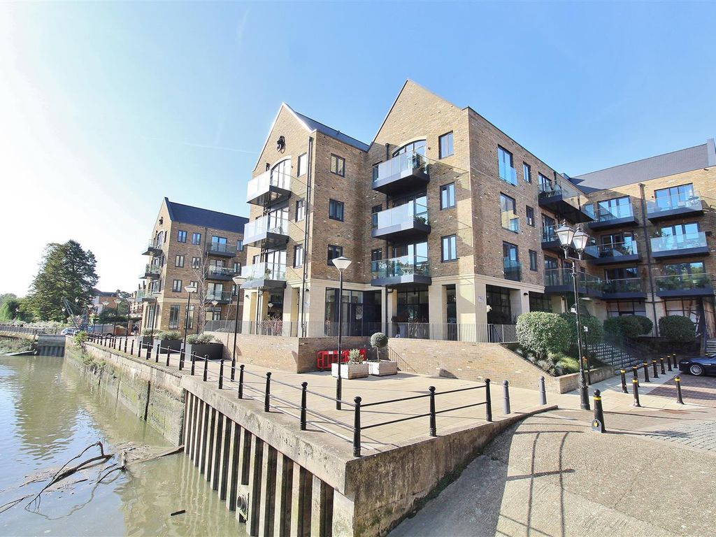 Lion Court, Swan Street, Old Isleworth TW7  