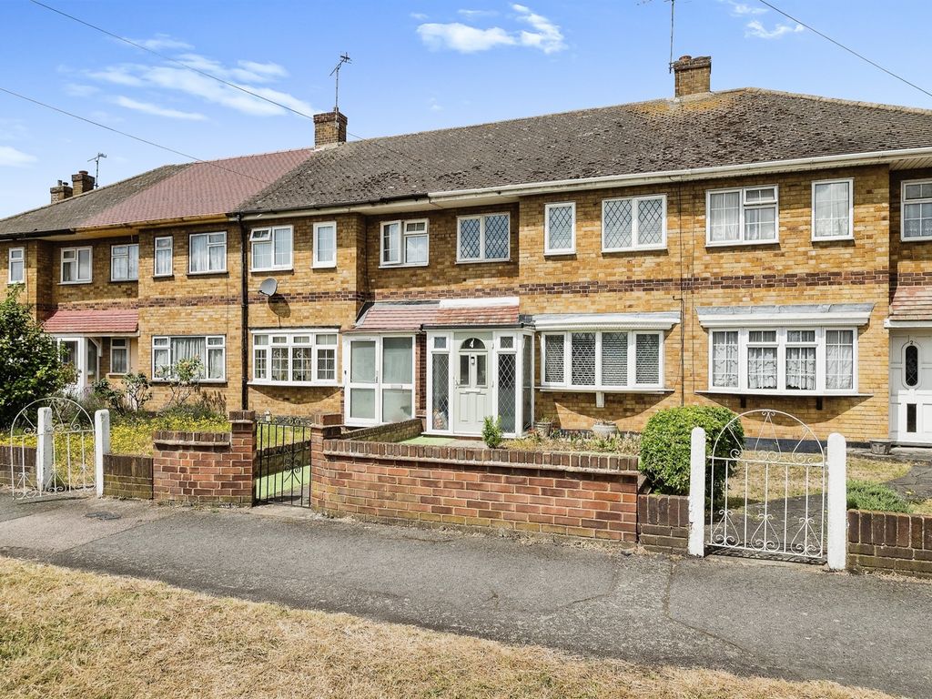 3 bed terraced house for sale in Blake Close, Rainham RM13 Zoopla