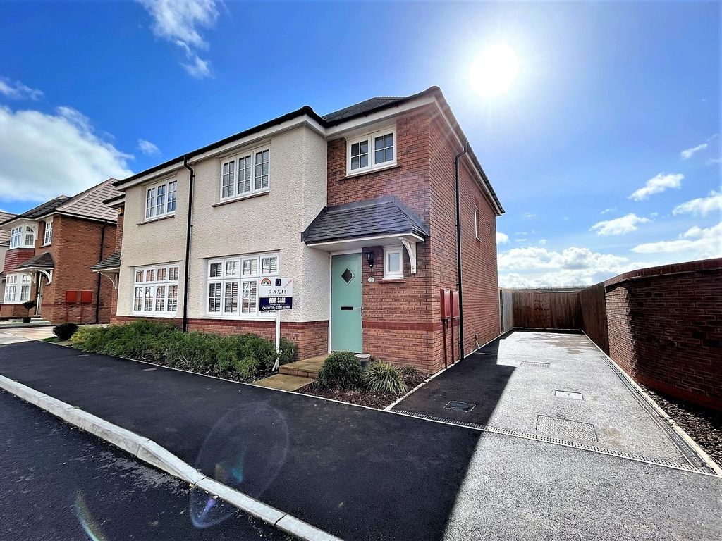 3 bed semidetached house for sale in Great Spring Road, Sudbrook