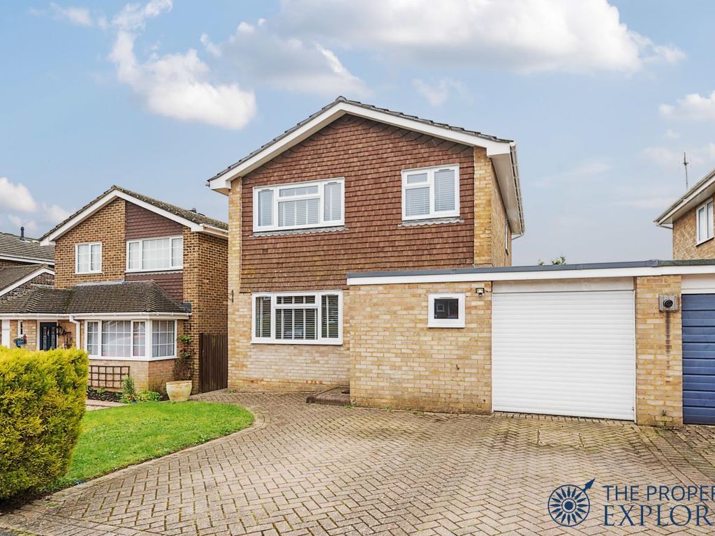 3 bed detached house for sale in Lavender Road, Basingstoke RG22, £