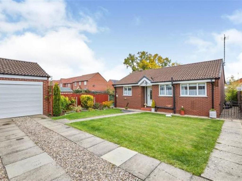 2 bed detached bungalow for sale in Lyne Court, BurtonOnTrent DE14