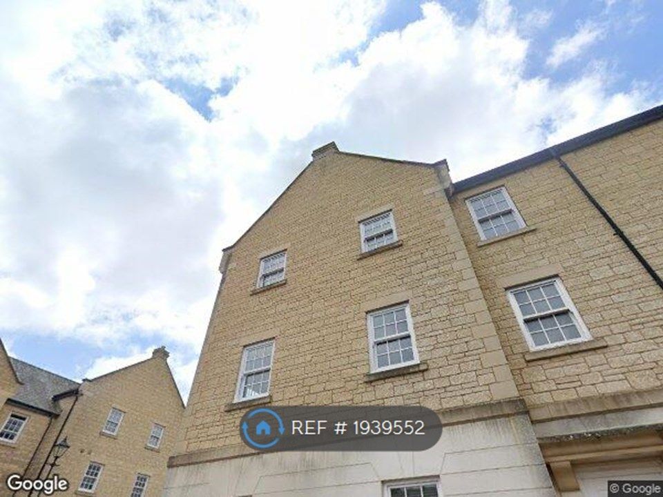 2 bed flat to rent in Flowers Yard, Chippenham SN15, £1,250 pcm Zoopla