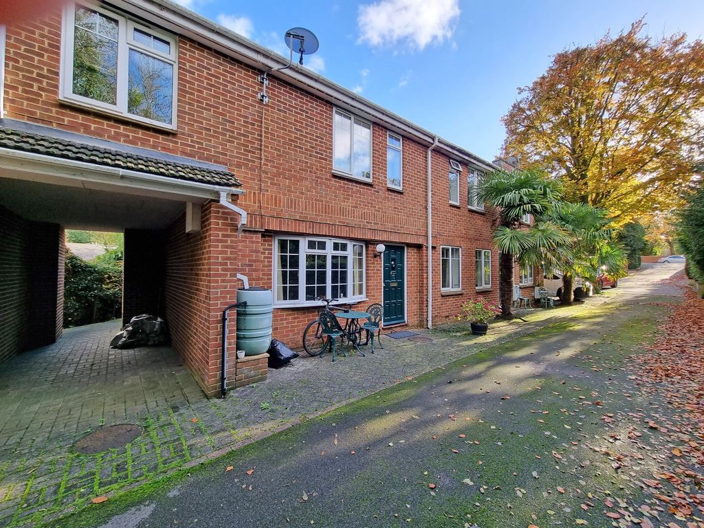 1 bed flat to rent in Scotts Corner, The Harrow Way, Basingstoke RG22