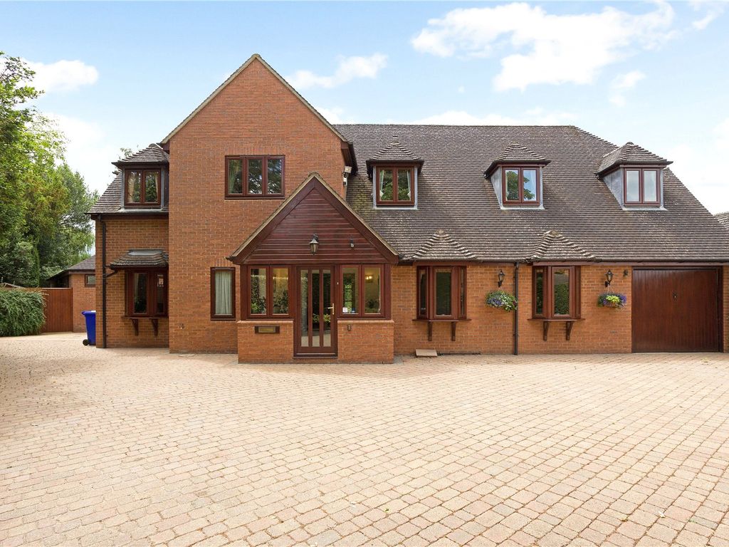 4 bed detached house for sale in Berry Hill Road, Adderbury, Banbury