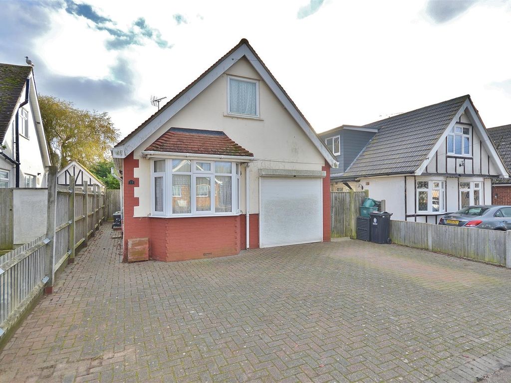 3 bed property for sale in Park Square West, Jaywick, ClactonOnSea CO15, £250,000 Zoopla