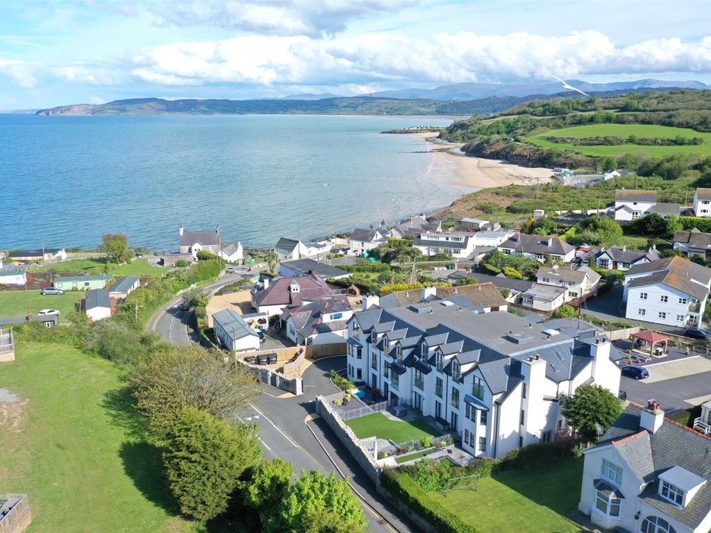 2 bed flat for sale in Beach Road, Benllech, Anglesey, Sir Ynys Mon