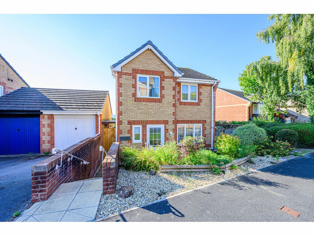 3 bed detached house for sale in De Tracey Park, Bovey Tracey TQ13, £385,000 Zoopla
