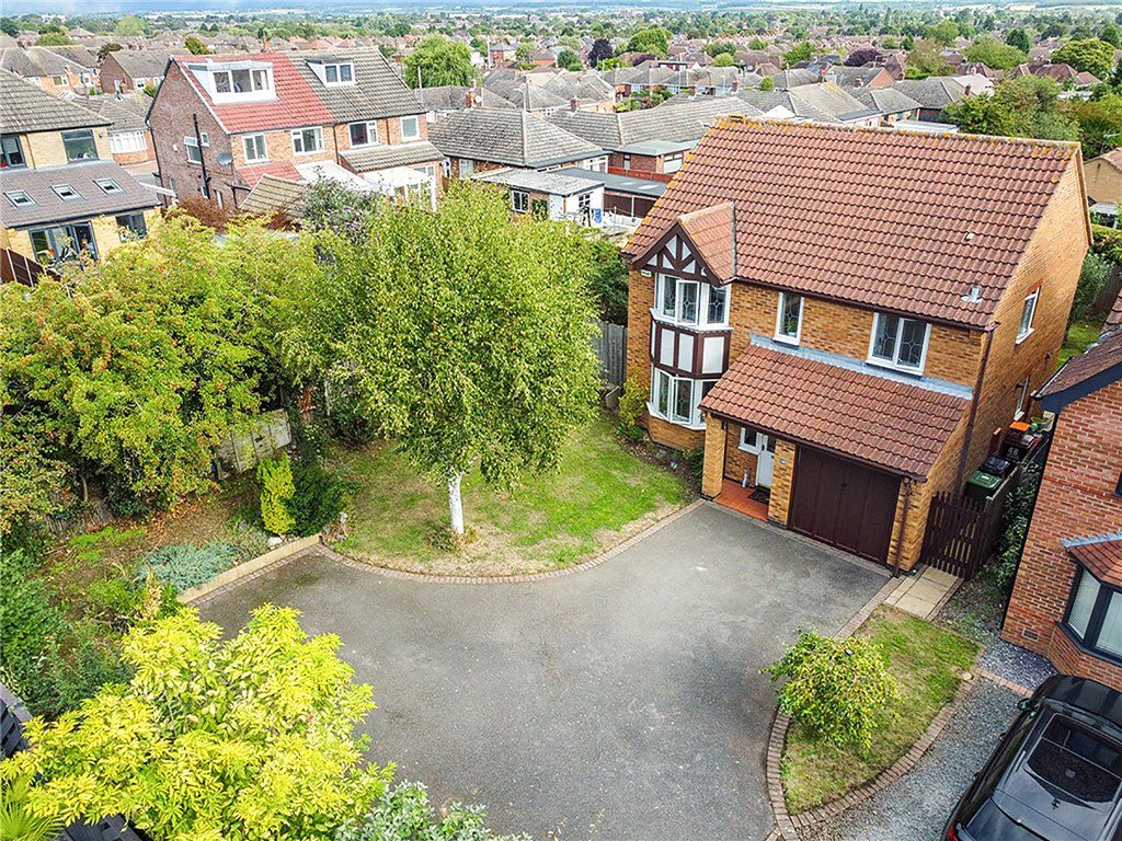 4 bed detached house for sale in Spruce Avenue, Loughborough