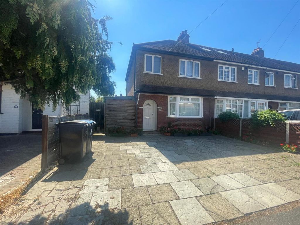 3 bed end terrace house for sale in Ronelean Road, Surbiton KT6, £