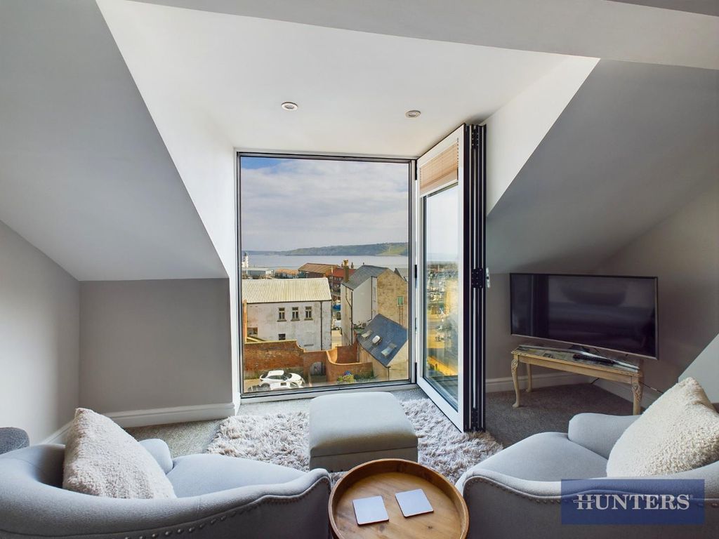 3 bed property for sale in West Sandgate Terrace, Scarborough YO11, £