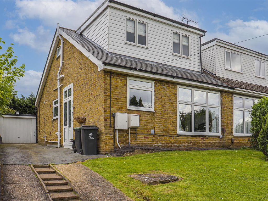 3 bed semidetached house for sale in Highland Road, Nazeing, Waltham