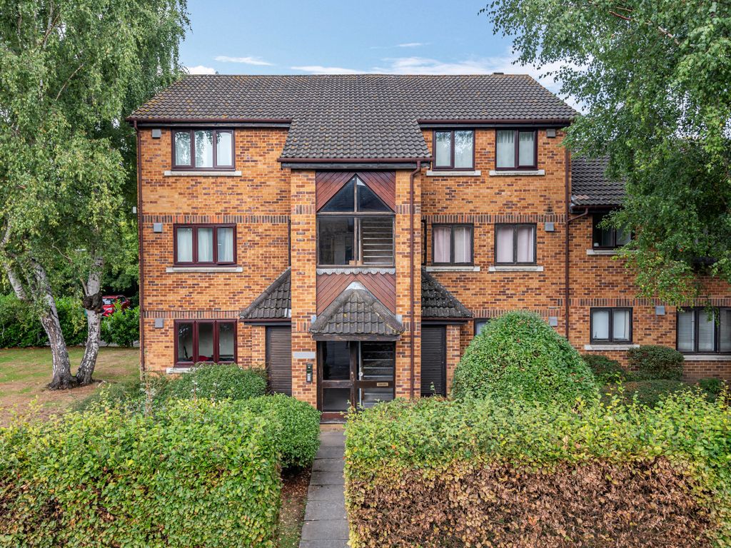 1 bed flat for sale in Beta Road, Woking GU22 Zoopla