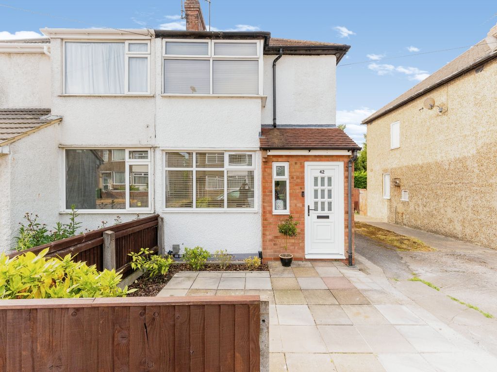 2 bed semidetached house for sale in Third Avenue, Luton LU3 Zoopla