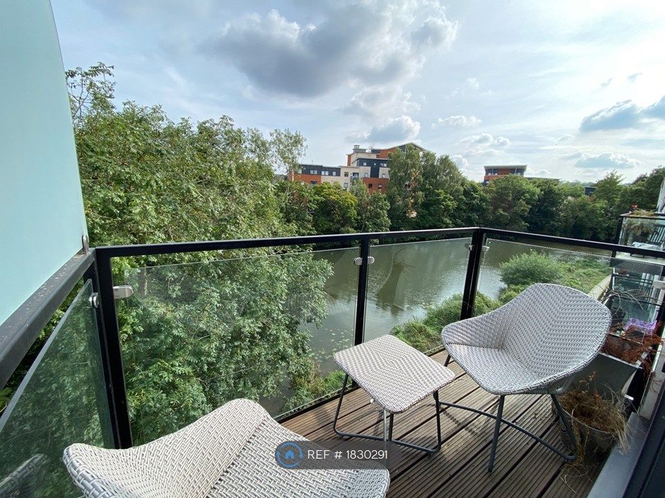 Room to rent in Clifford Way, Maidstone ME16, £825 pcm Zoopla