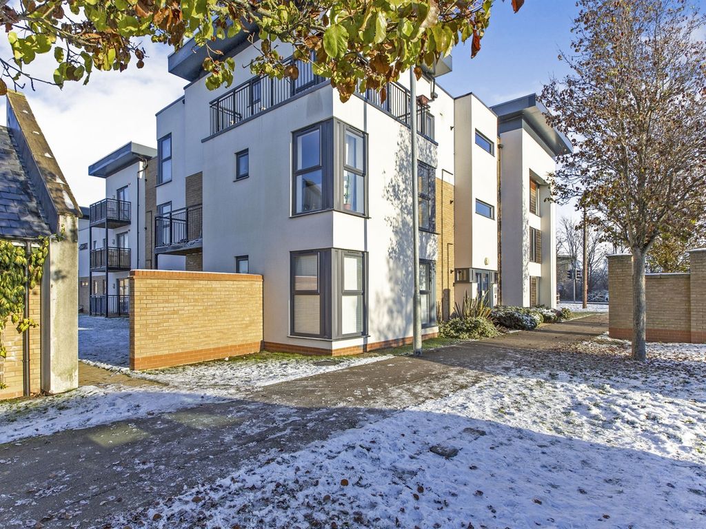 2 bed flat for sale in Summers Hill Drive, Papworth Everard, Cambridge